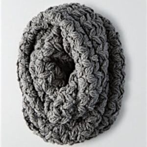 American Eagle Chunky Knitted Gray Infinity Loop Winter Circle Scarf Snood Women